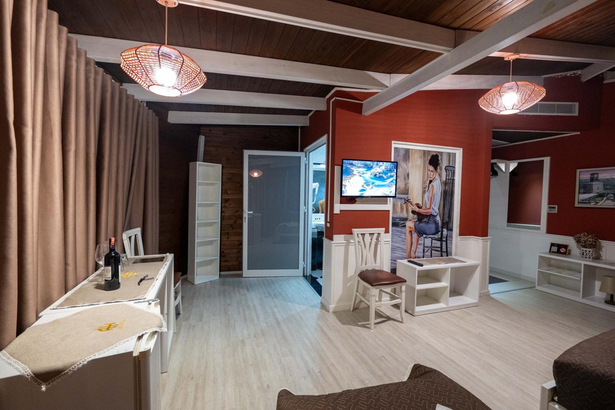 Hotel Aria Tirana Bagian luar foto