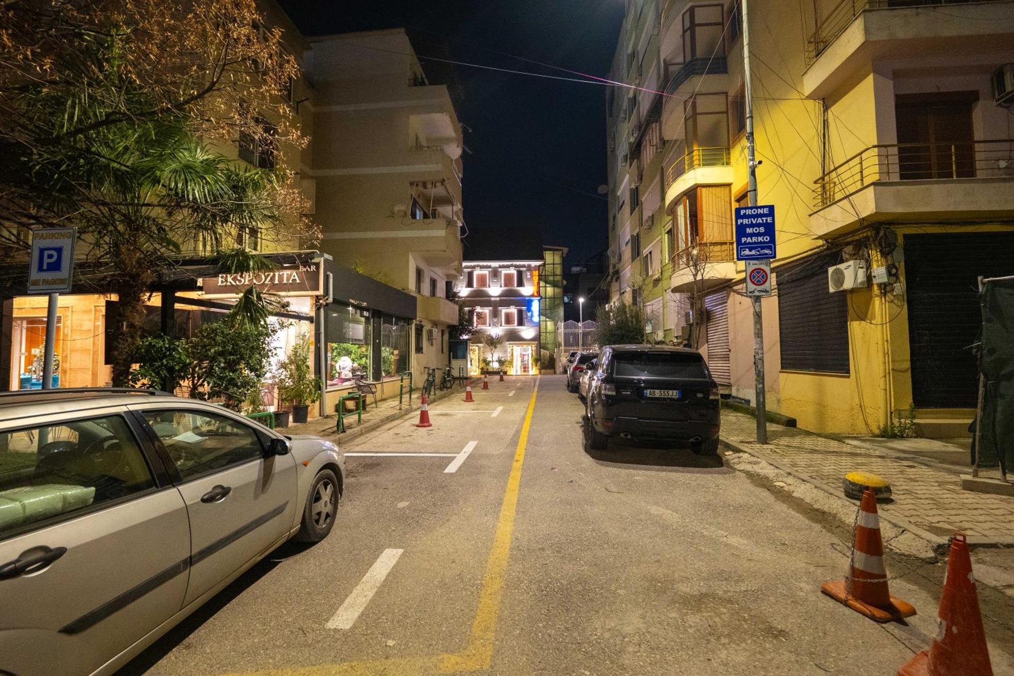 Hotel Aria Tirana Bagian luar foto