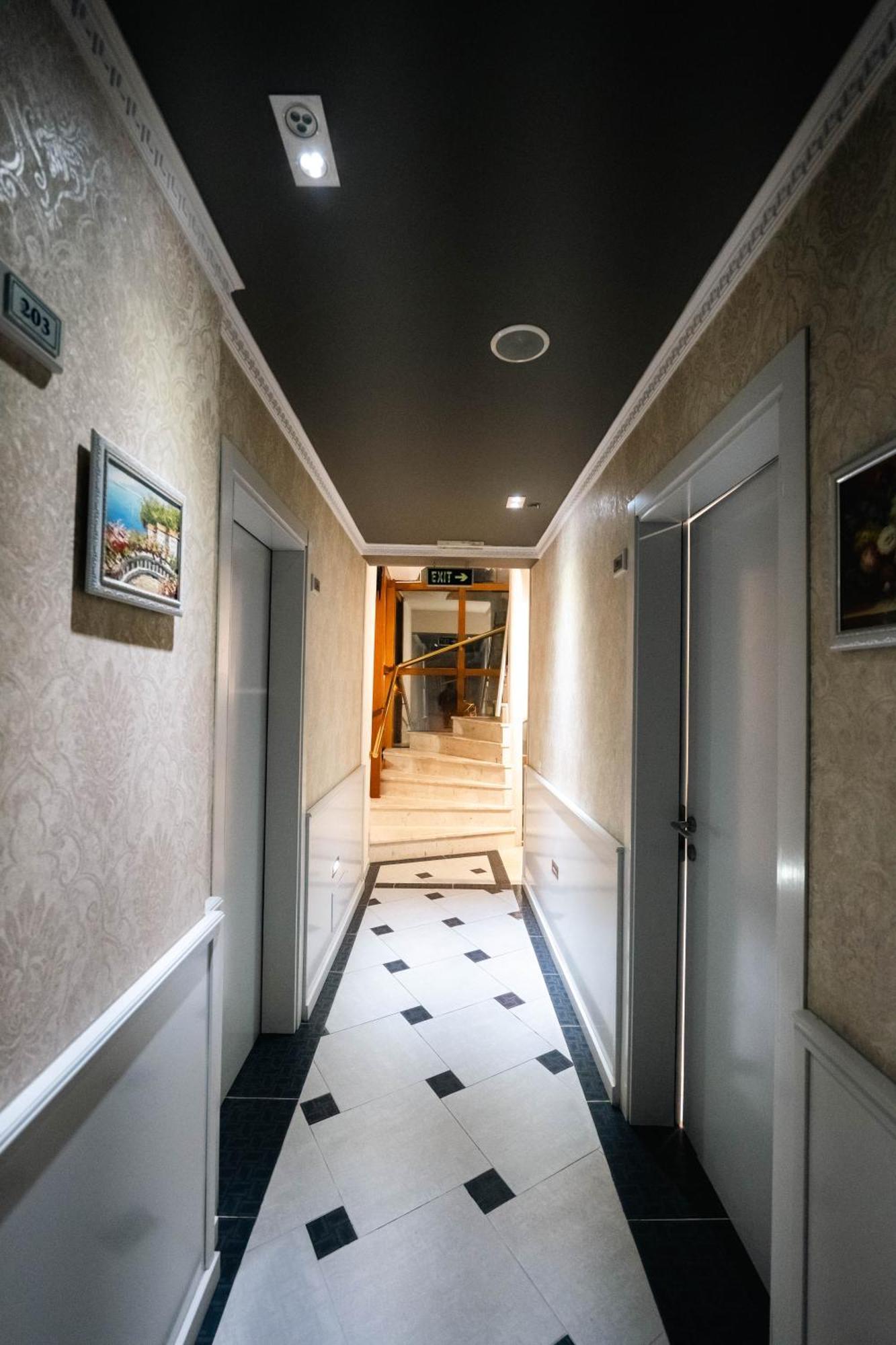 Hotel Aria Tirana Bagian luar foto