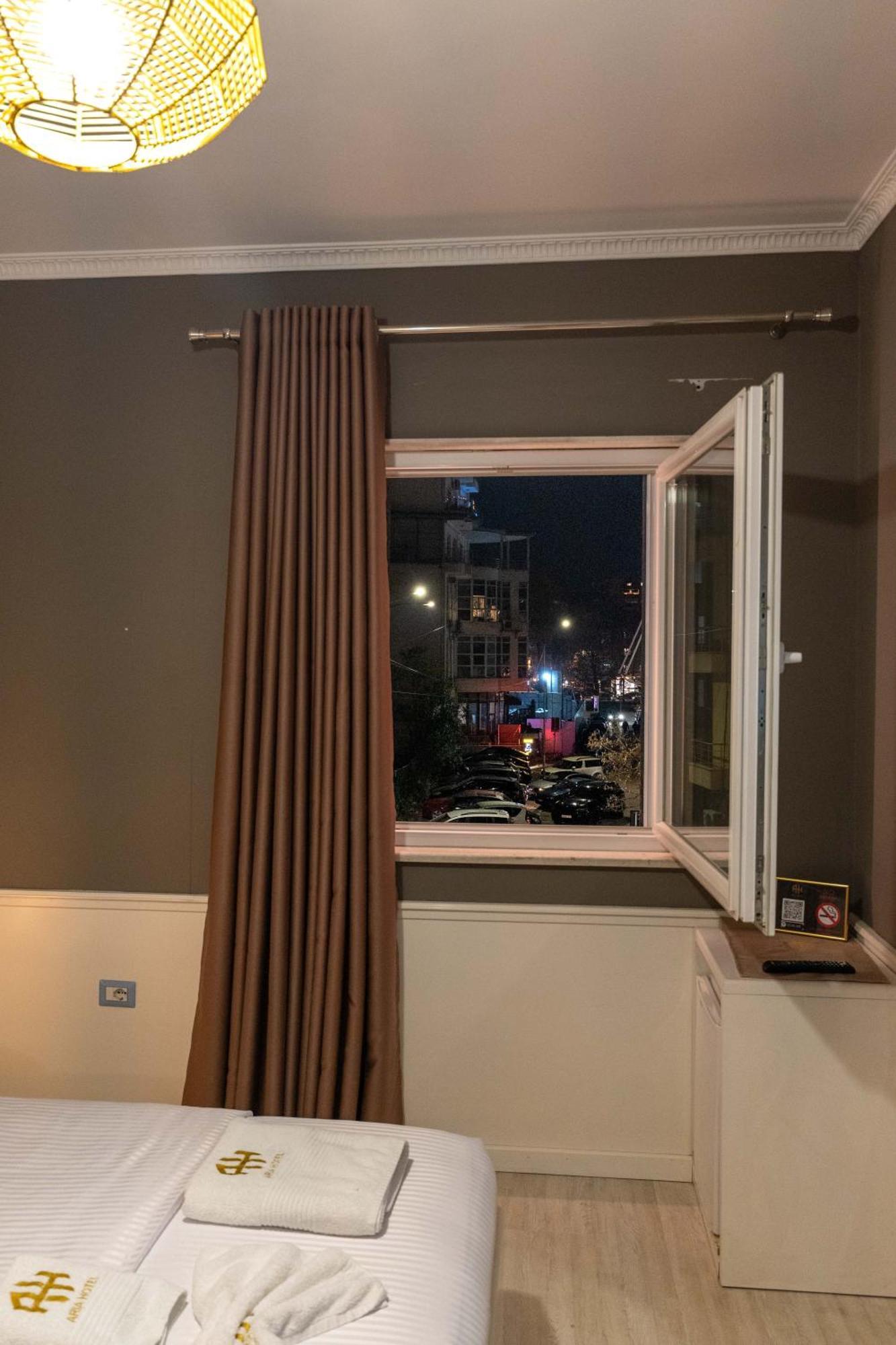 Hotel Aria Tirana Bagian luar foto