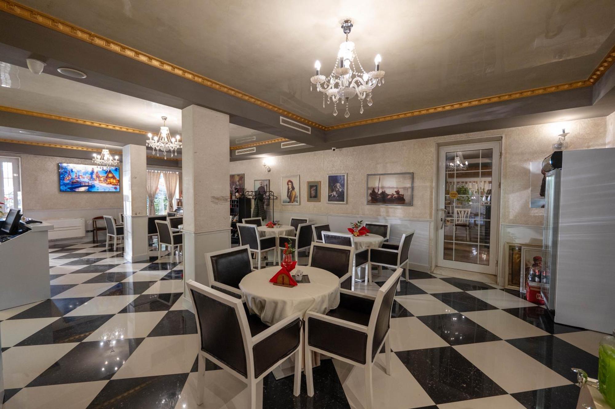 Hotel Aria Tirana Bagian luar foto